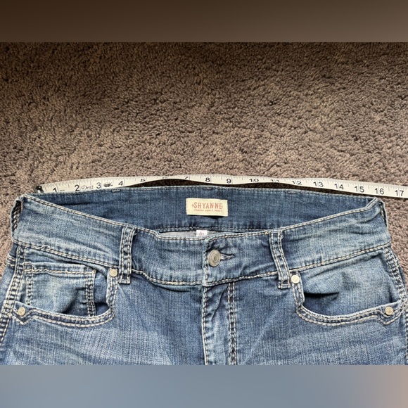 SHYANNE Medium Wash Mid-rise Bootcut Jeans | Women’s size 31x30 - Picture 8 of 9